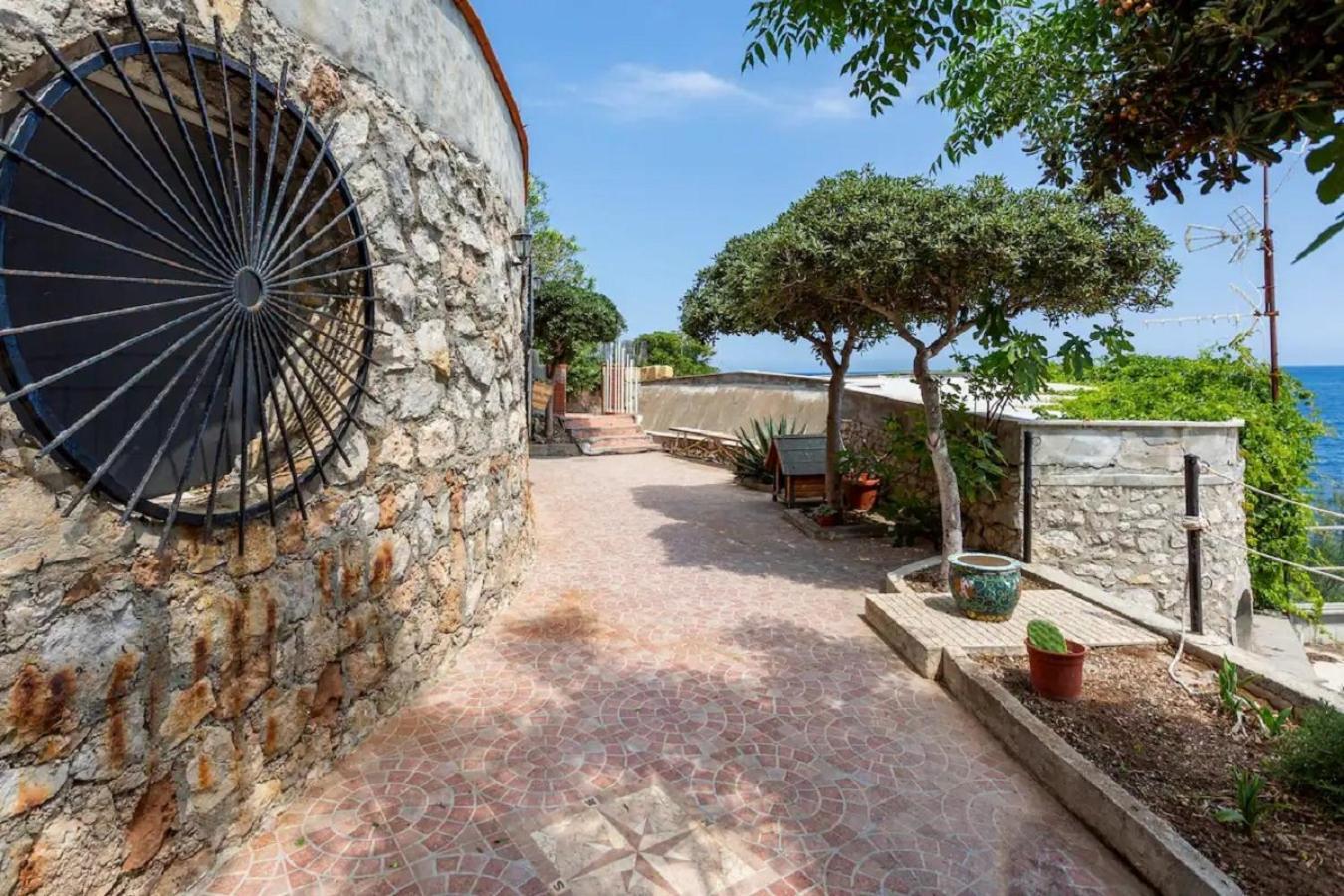 Amuni Al Mare Villa Bagheria Bagian luar foto