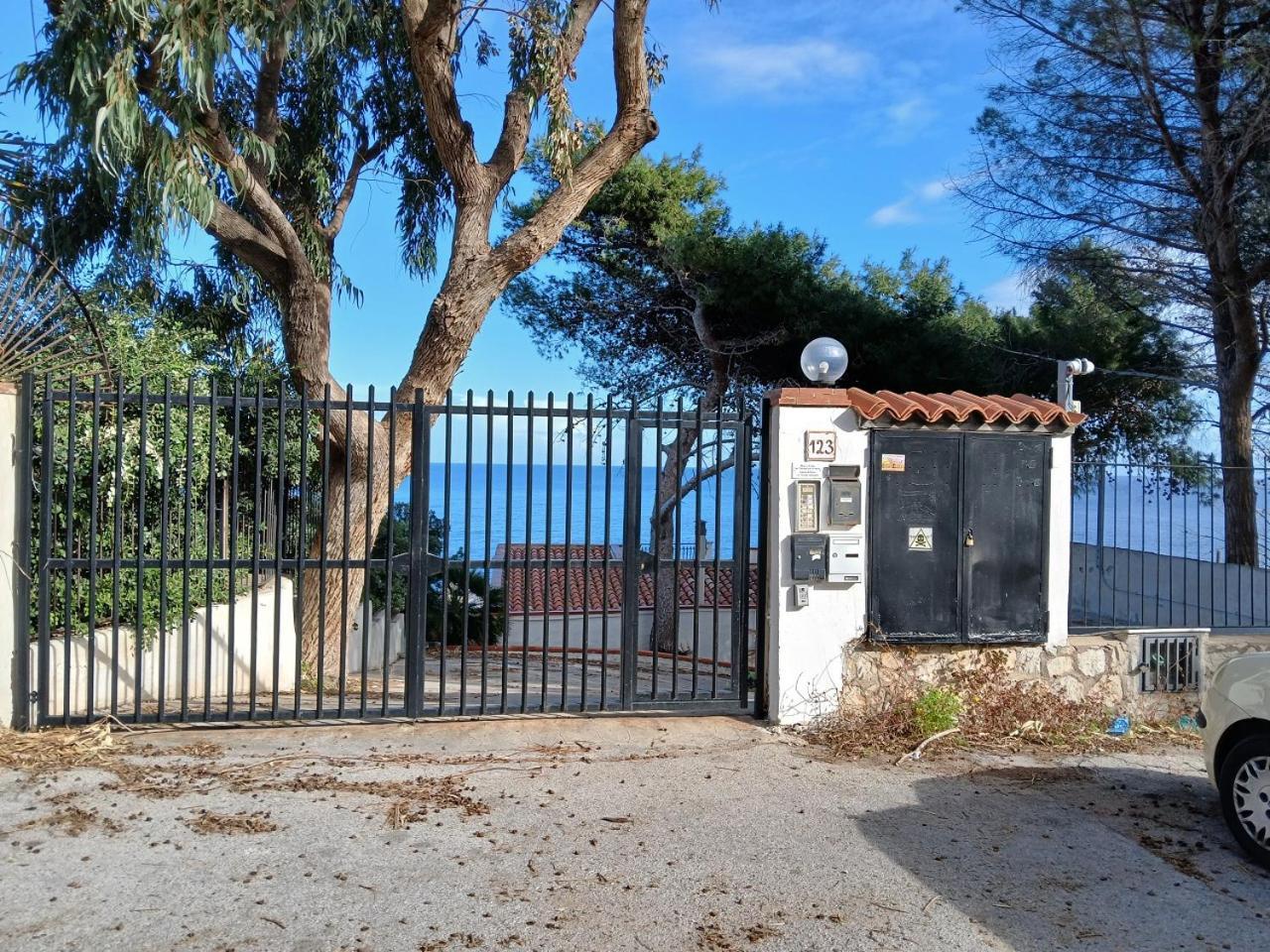 Amuni Al Mare Villa Bagheria Bagian luar foto